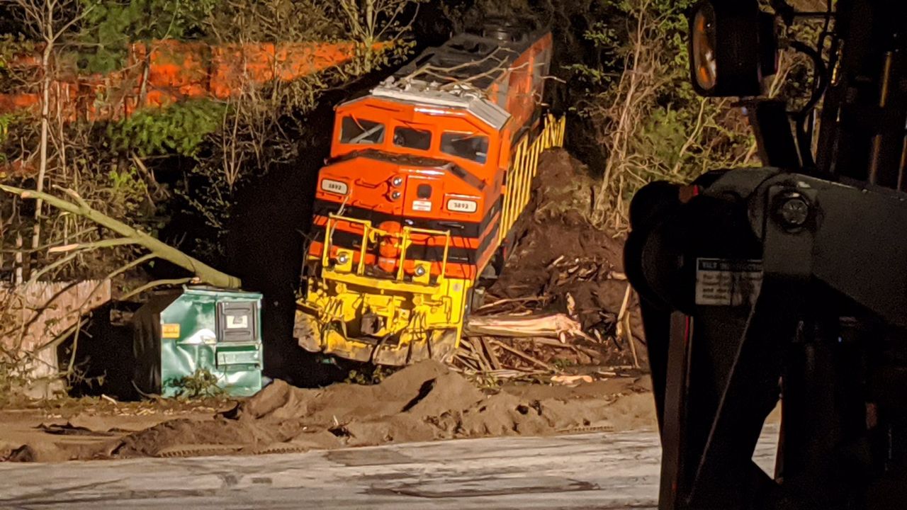 Train Derails in East Aurora