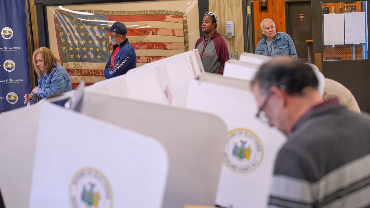 Legal fights over ballots unfold as early voting surges a week before midterms