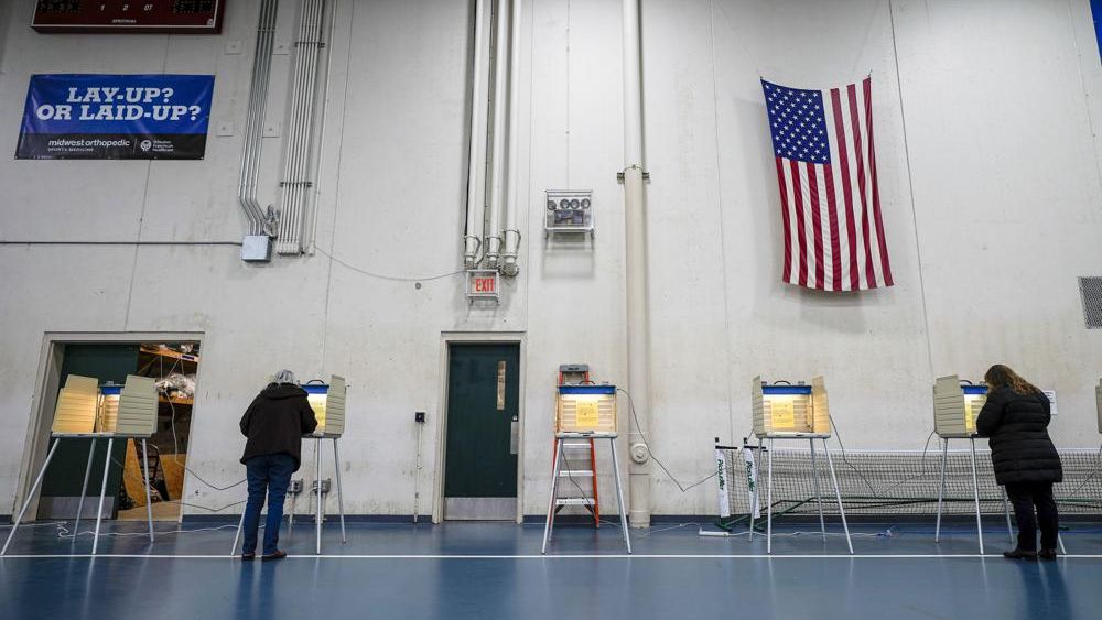 Early in-person voting starting in Wisconsin amid lawsuits