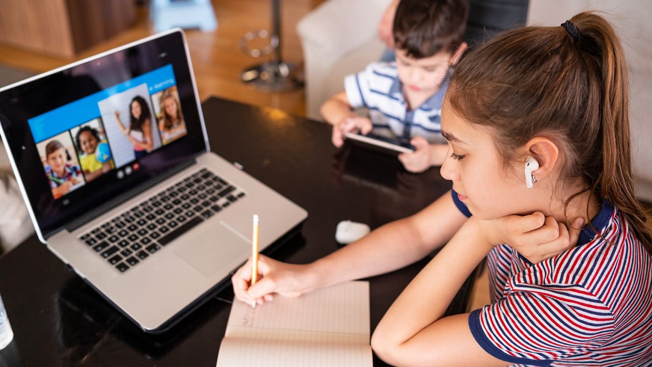 To take part in the Digital Detectives program, residents take a 30-second internet speed test via a desktop or laptop computer. (Getty Images)