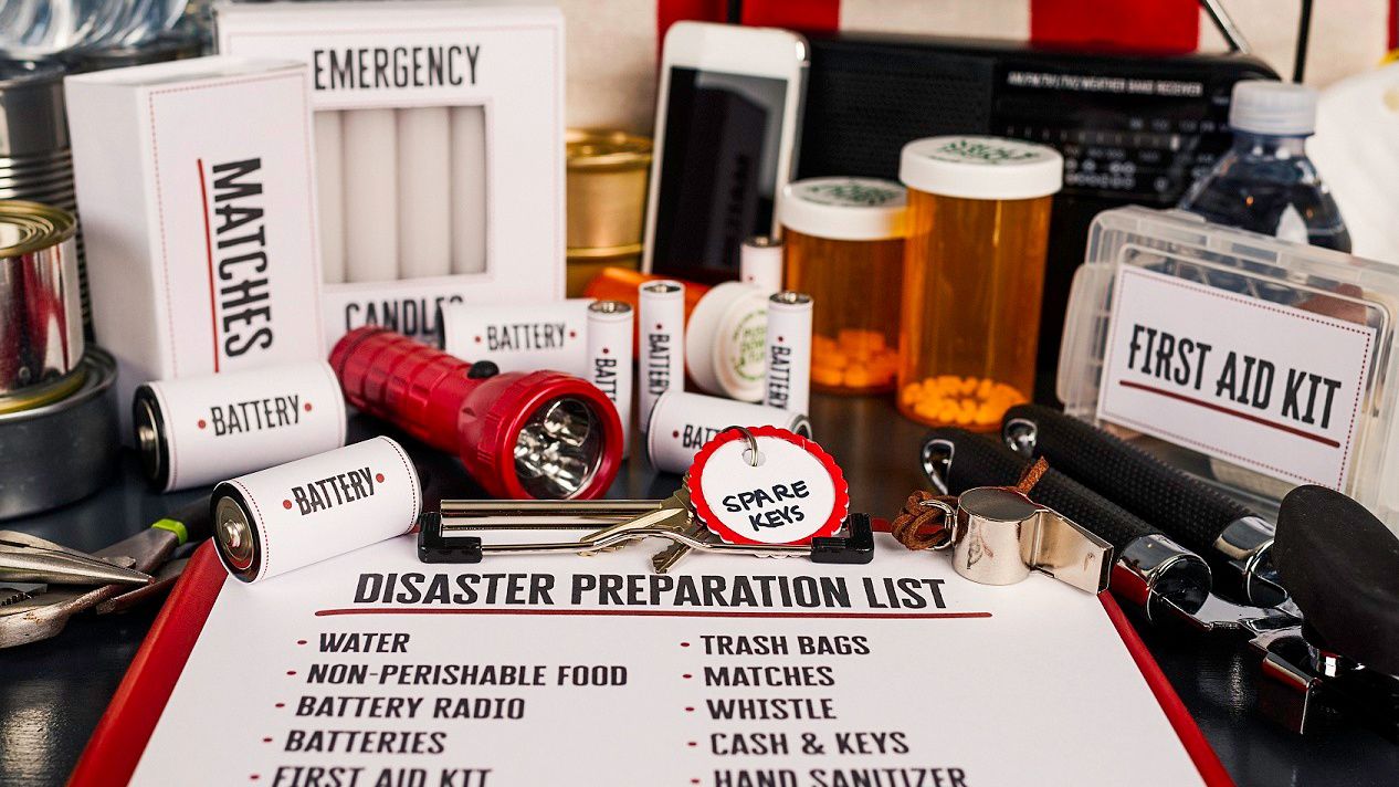 How to build an emergency kit during Hurricane Florence