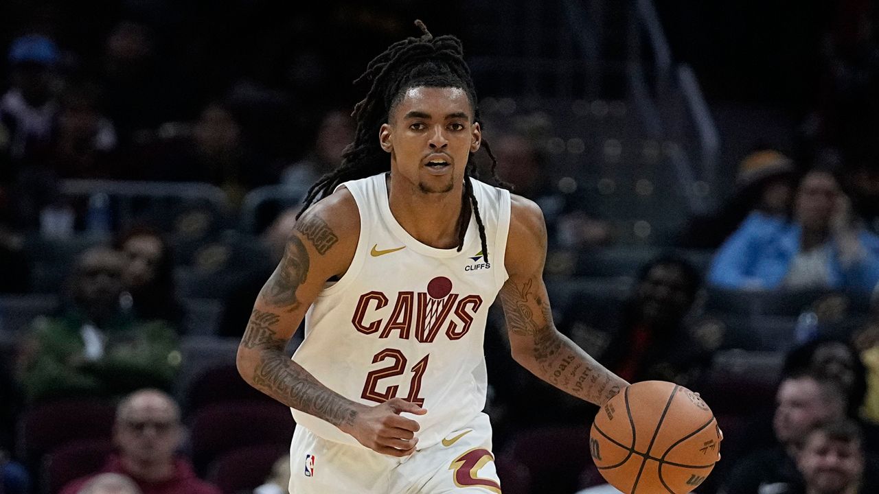 Cleveland Cavaliers forward Emoni Bates (21) plays during a preseason NBA basketball game against Maccabi Ra'anana, Monday, Oct. 16, 2023, in Cleveland. (AP Photo/Sue Ogrocki, File)