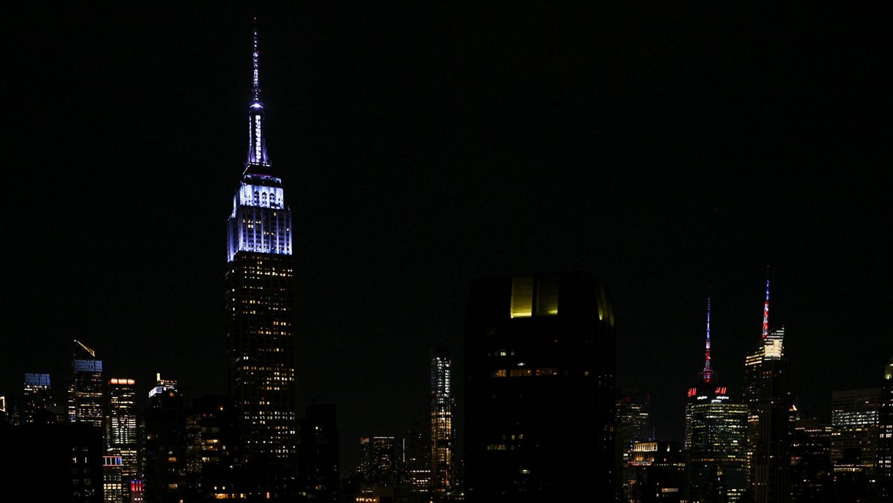 O Empire State Building iluminou-se como 
