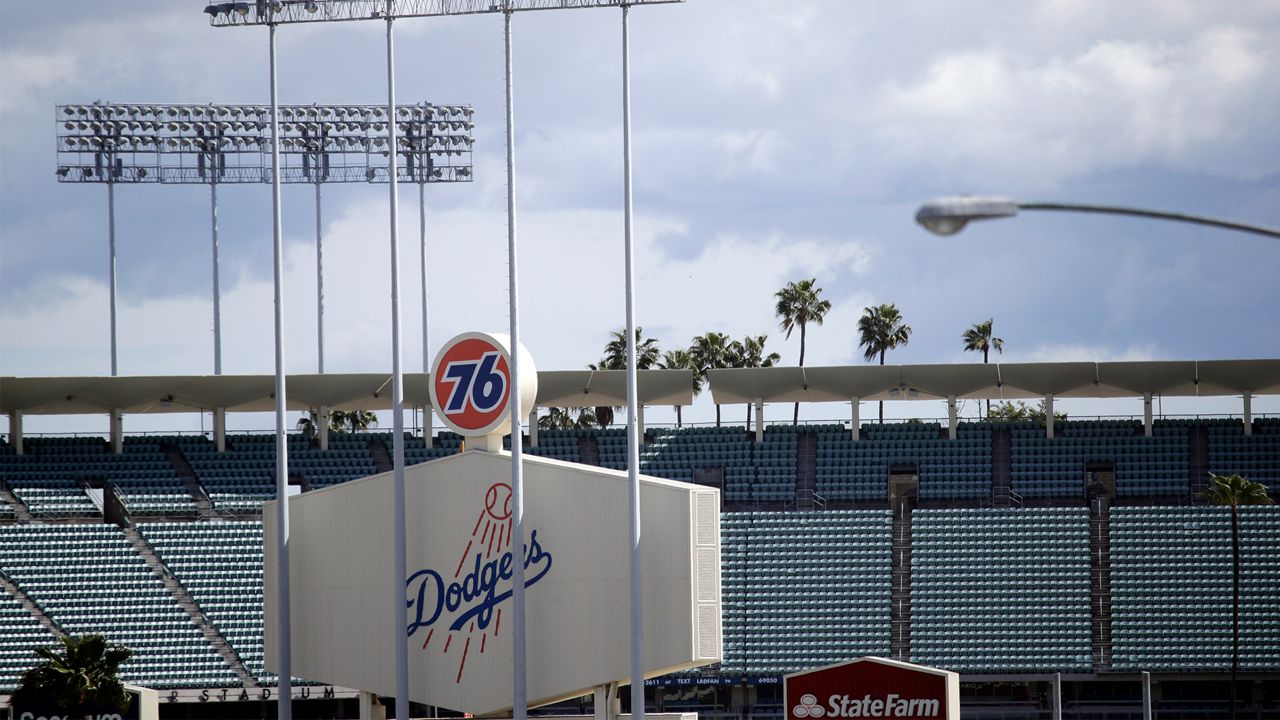 On this day, Dodger Stadium goes to the dogs - Los Angeles Times