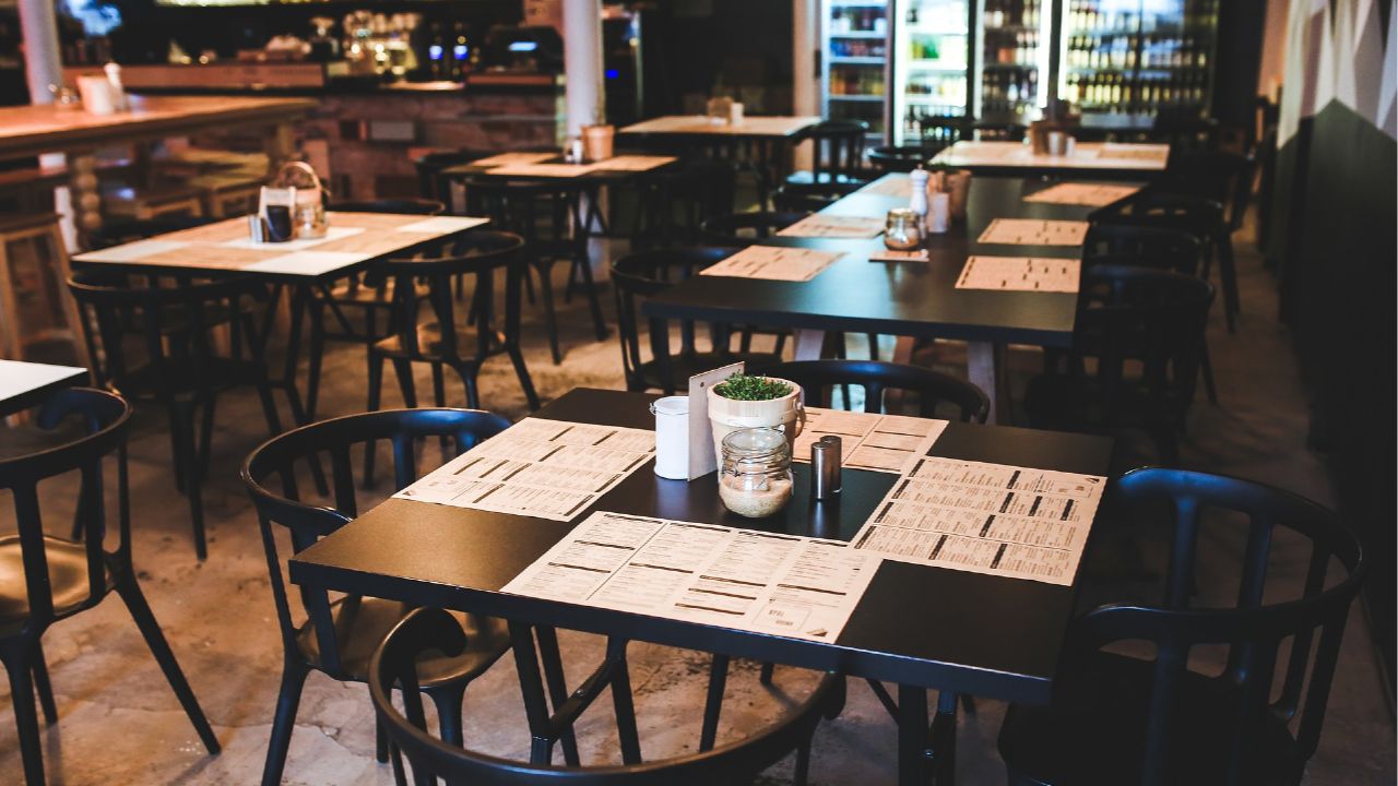 empty restaurant