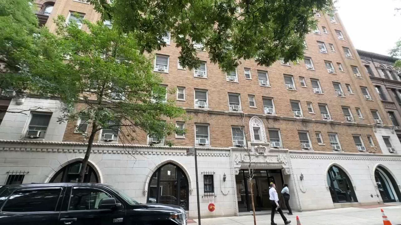 New York City Leases Building to Shelter More than 300 Asylum-Seeking Immigrants Amid Neighborhood Concerns