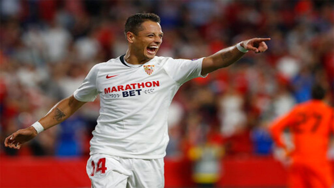 El Chicharito.