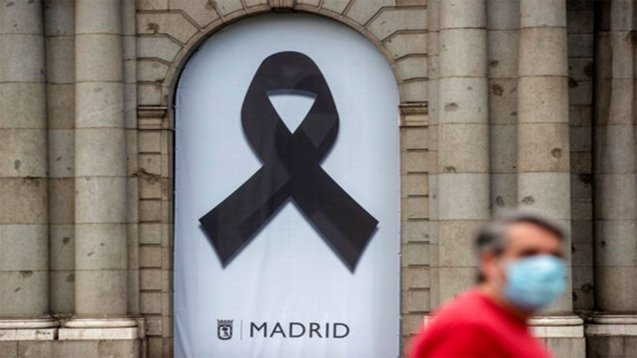 10 días de luto en España para recordar a muertos por virus