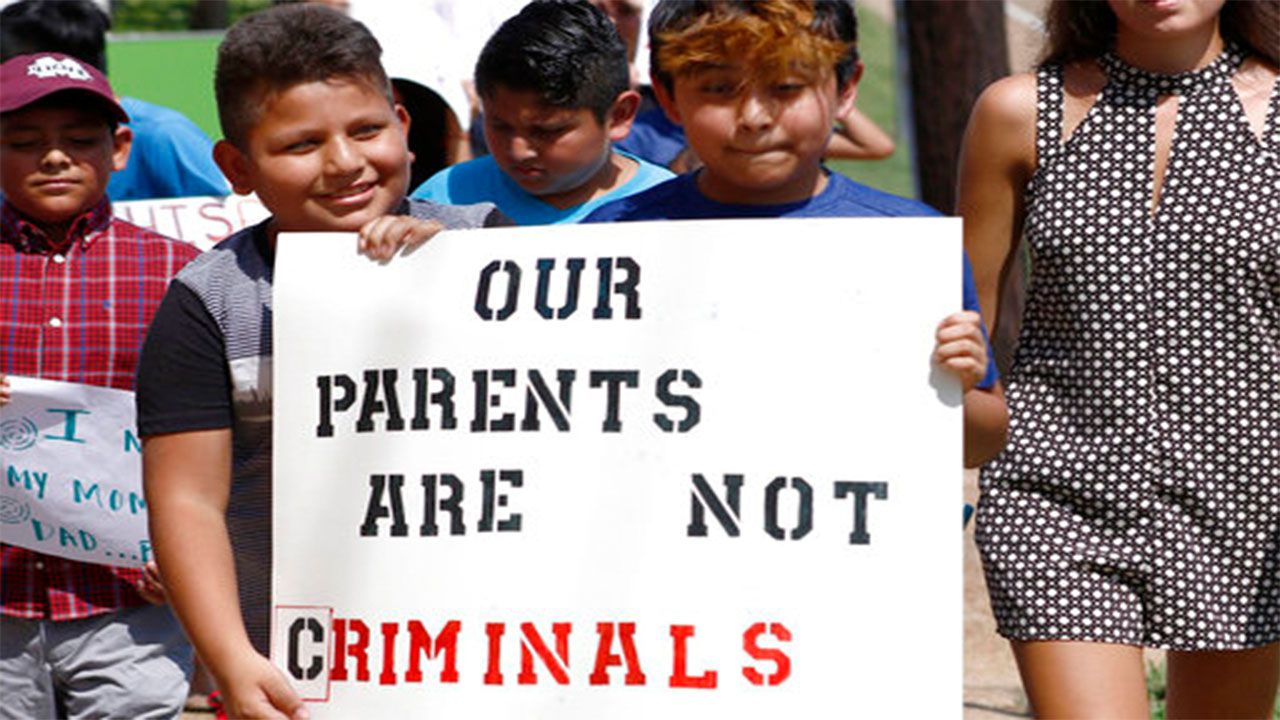 'Nuestros padres no son criminales'.