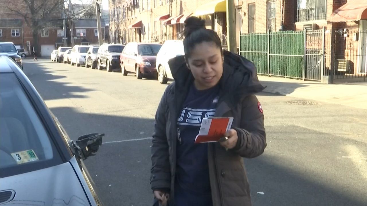 Aumenta costo de multas para reglas de estacionamiento alterno