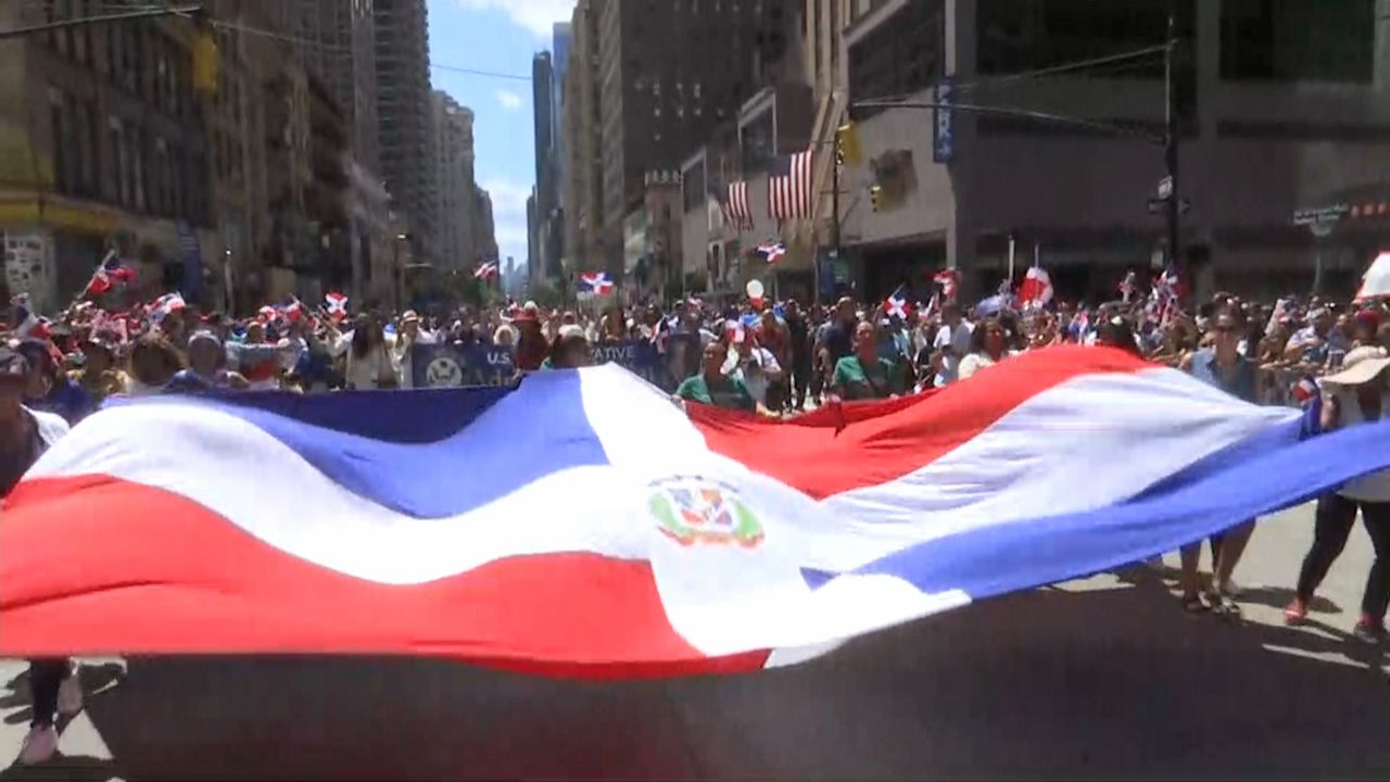 Desfile Dominicano vuelve, en vivo, a calles de Manhattan