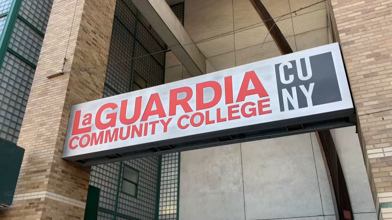 Recaudan fondos para alumnos de LaGuardia Community College