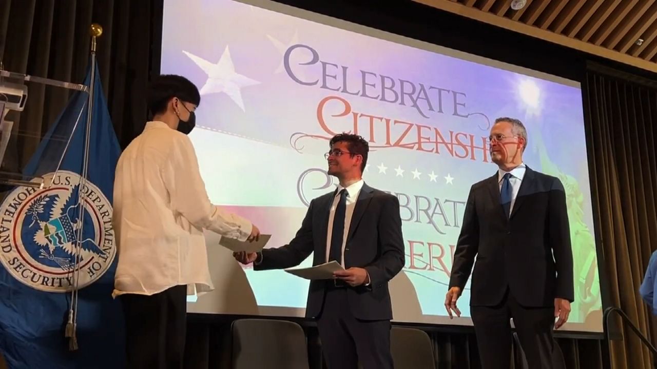 Ceremonia especial para inmigrantes que obtuvieron su ciudadanía
