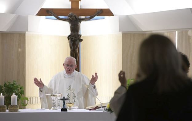 El papa oficiando misa el lunes. Radio Vaticana.