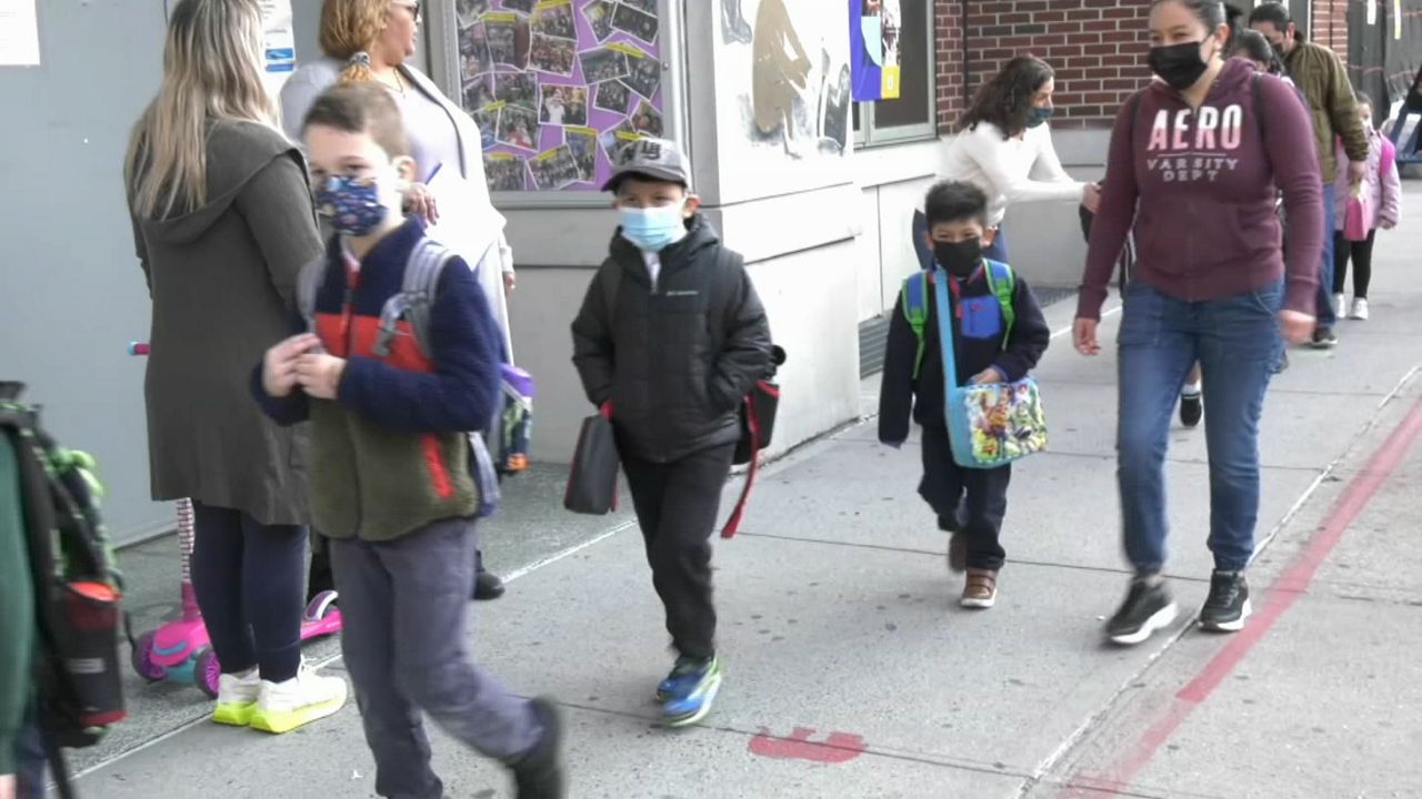 Mascarillas. Escuelas.