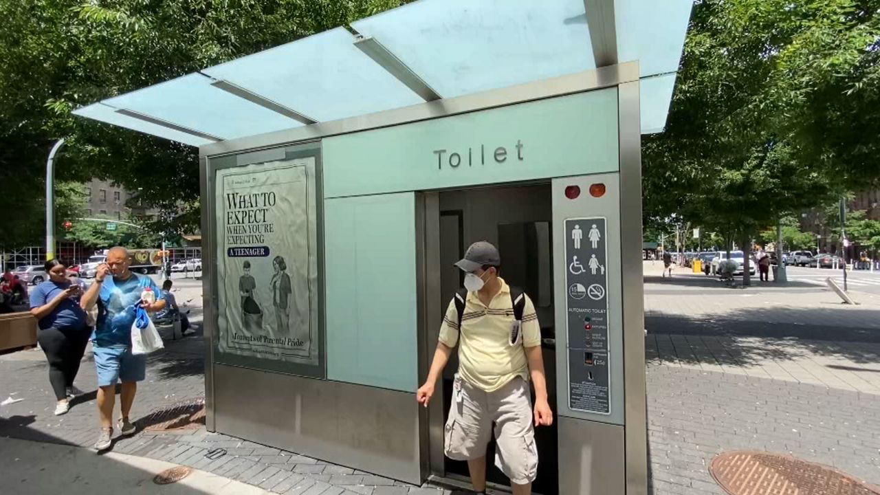 Bill to install more public toilets in NYC World Today News