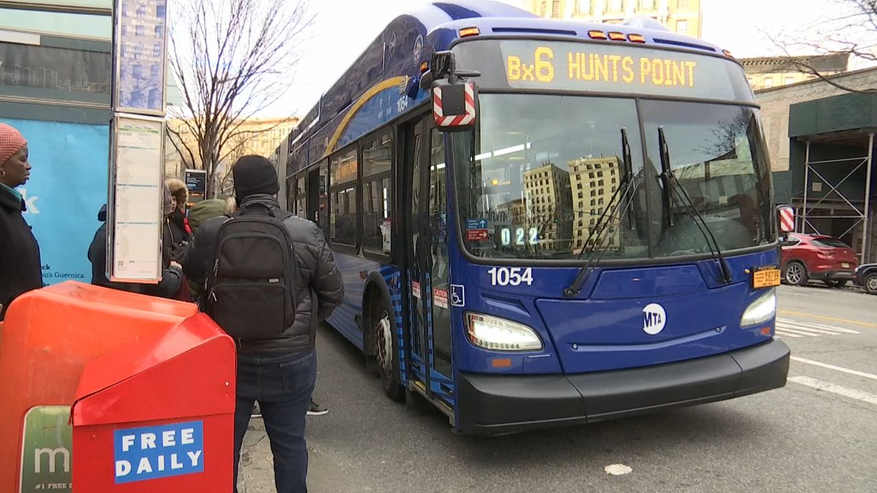 Disminuye el número de usuarios en autobuses de la MTA