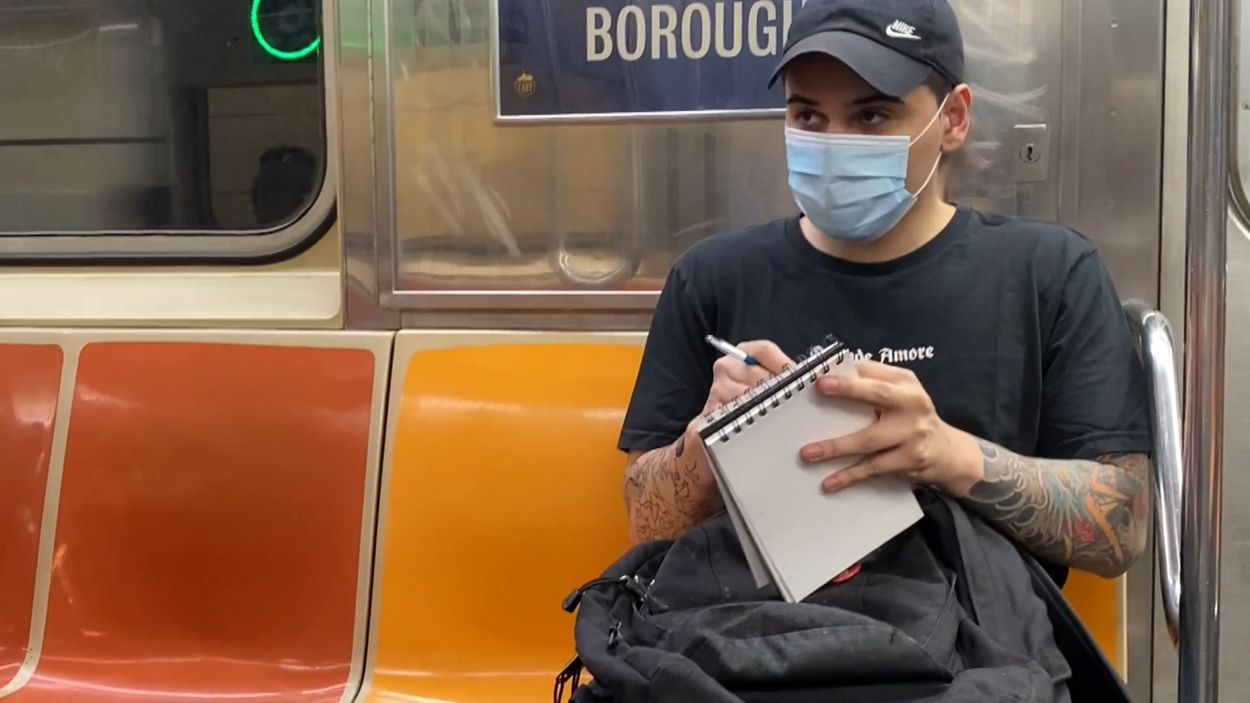 Pintor latino halla su inspiración en el metro de Nueva York