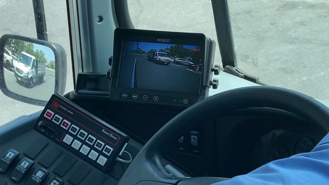 Instalan cámaras en camiones y buses; visión completa