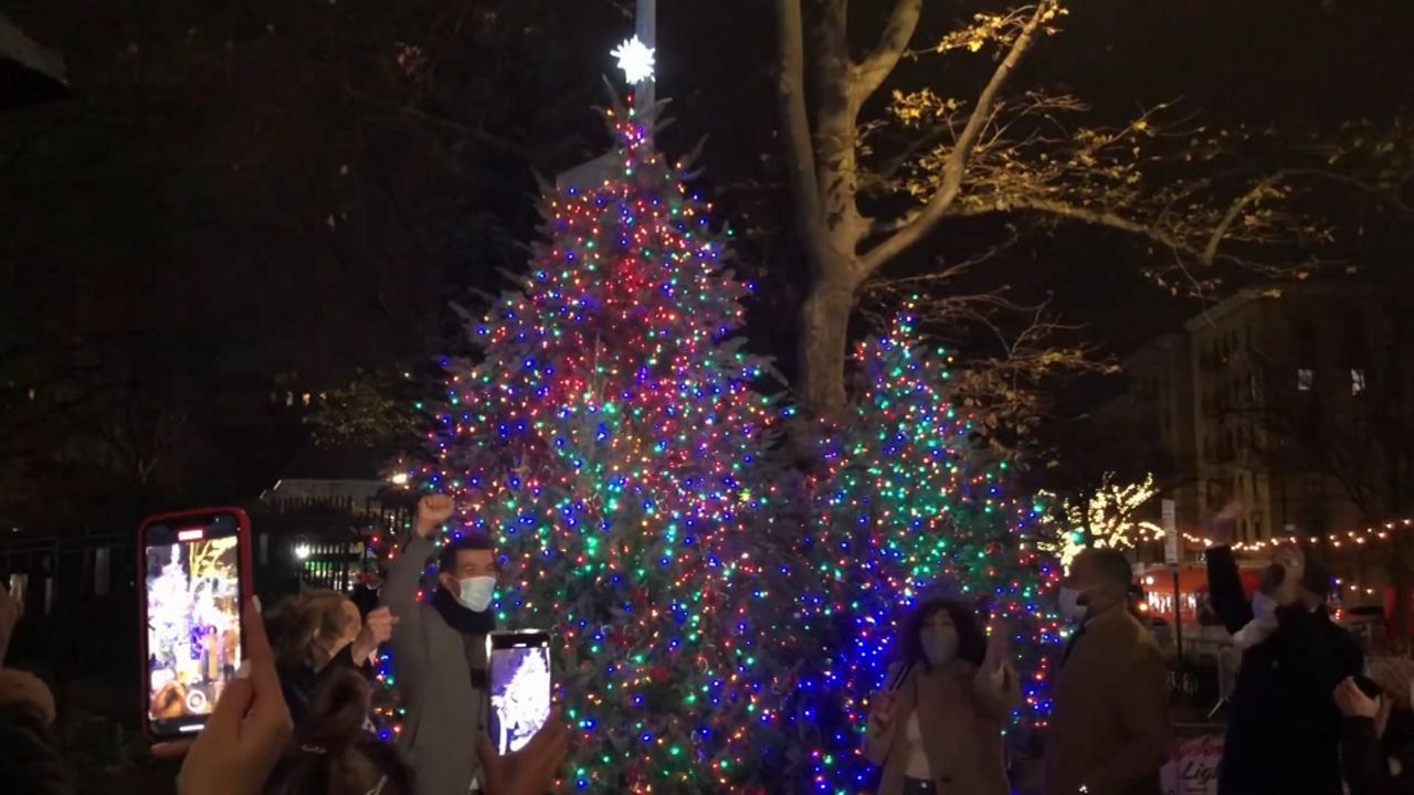 El árbol de Navidad del Rockefeller Center 2024 se despide de Nueva York  🎄🗽 Después de más de 1 mes de iluminar la ciudad nos dice adiós 👋🏻 En  11 meses llegará uno nuevo árbol para alegrar la Navidad ..., image size:1280x720
