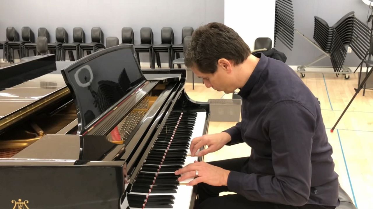 Usan sus voces para curar el alma de los neoyorquinos