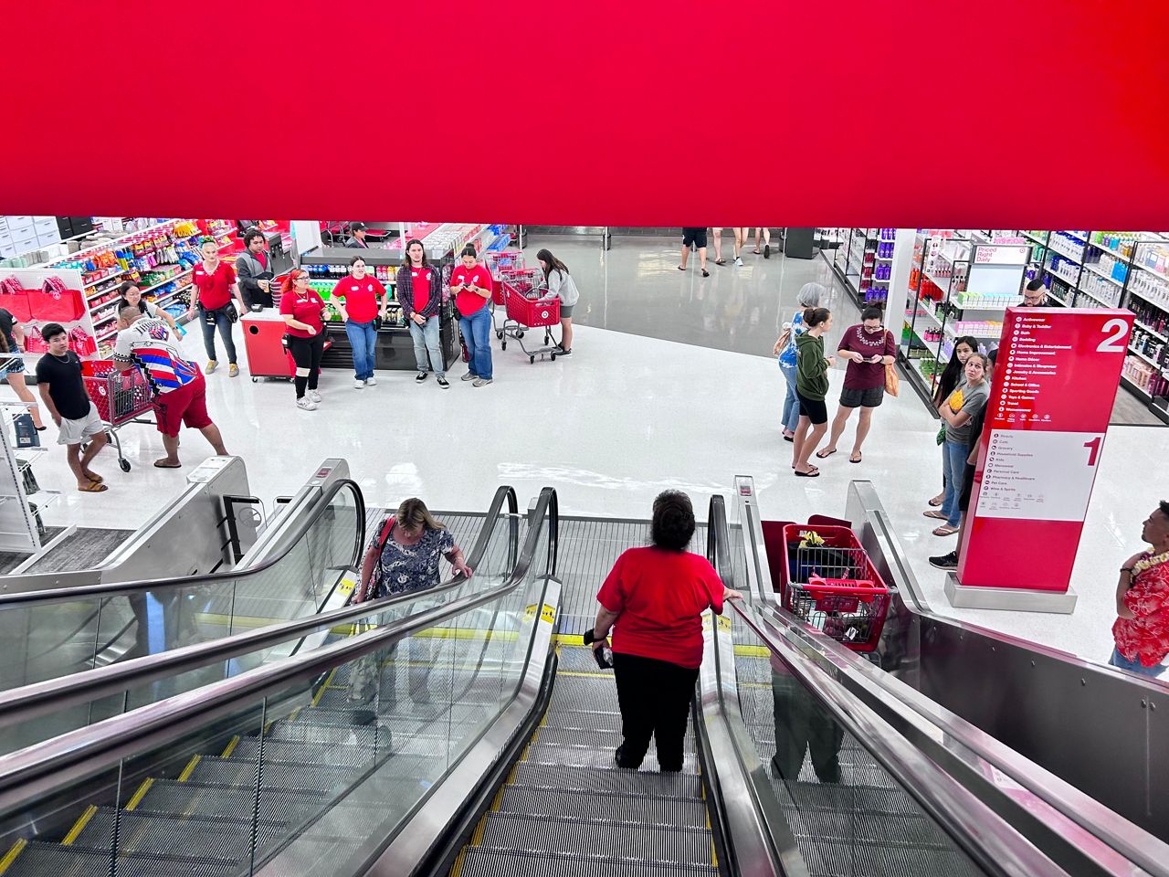 The two-story location is similar to Ala Moana’s location but has wider aisles and a larger food section. (Spectrum News/Nuy Cho)