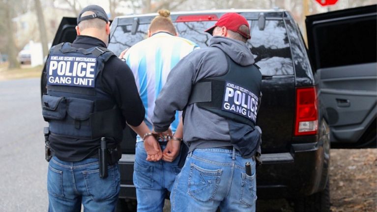 ICE detiene a 24 pandilleros de la MS-13 con su OperaciÃ³n Matador