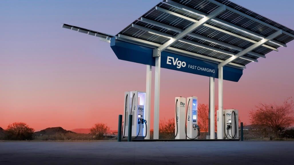 GM will build network of EV fast-charging stations