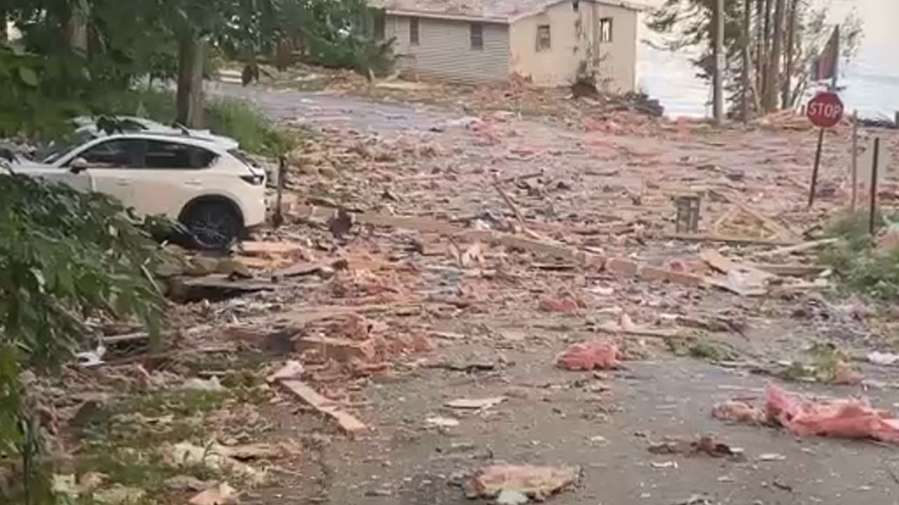 Explosion rocks Old neighborhood