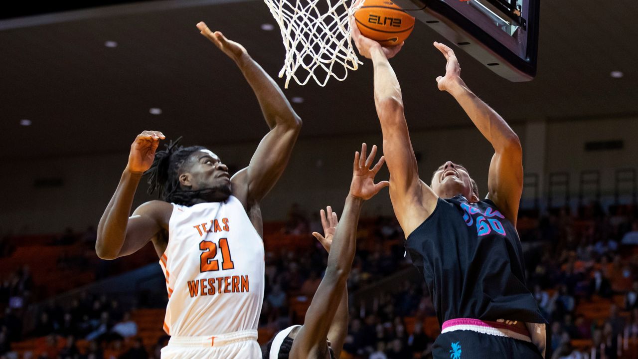 Davis scores 20, FAU beats UTEP 6759 for 18th straight win