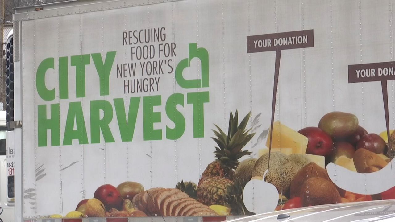 City Harvest Mobile Markets Donates Food to NYers