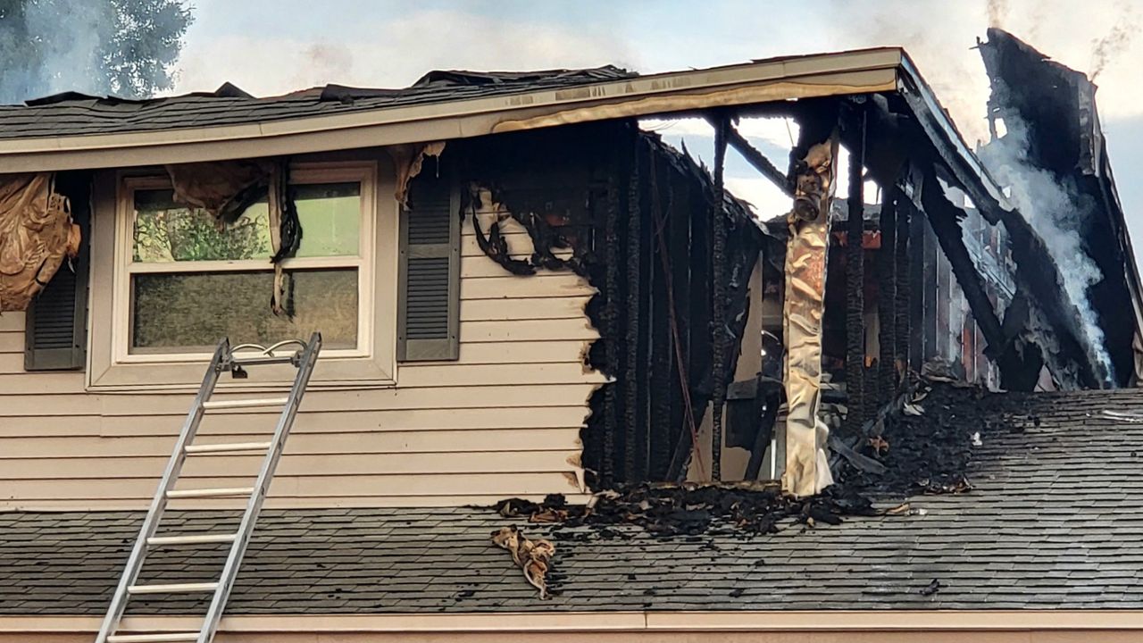 Lightning Strike Set Tampa House On Fire 