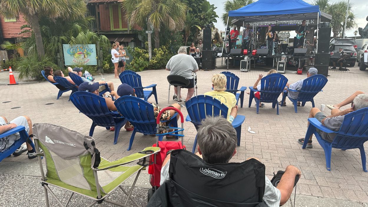Community helps after Alligator Discovery Center fire