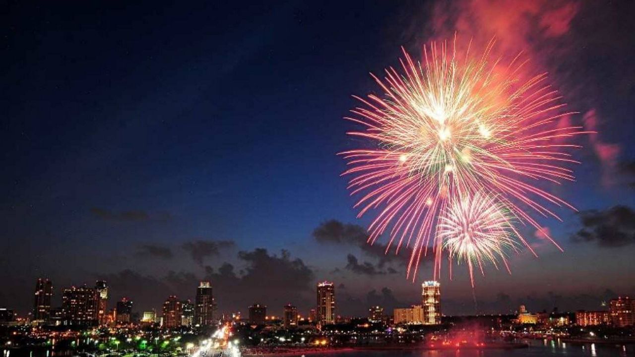 Fuegos artificiales Tampa Bay