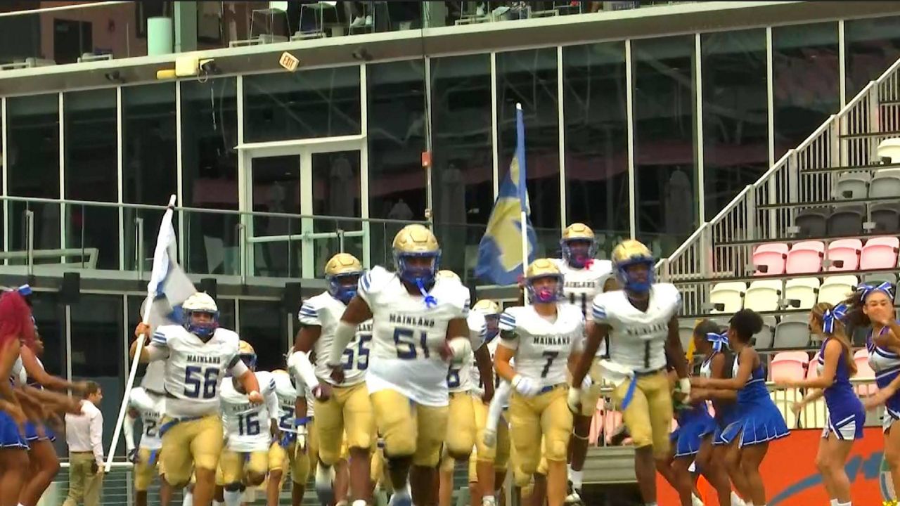 Lake Wales caps off perfect season with first state title