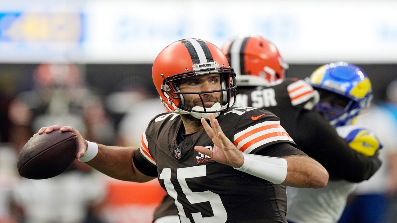 Cleveland Browns quarterback Joe Flacco throws a pass during the first half of an NFL football game against the Cleveland Browns, Sunday, Dec. 3, 2023, in Inglewood, Calif. (AP Photo/Mark J. Terrill)