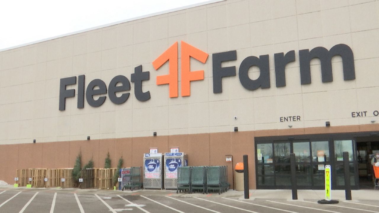 now-hiring-fleet-farm-seeks-150-wisconsin-employees