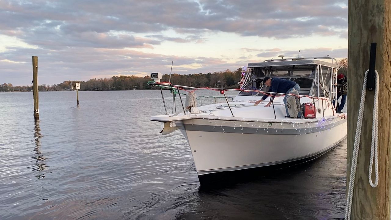 New Bern Hosts Annual Christmas Flotilla