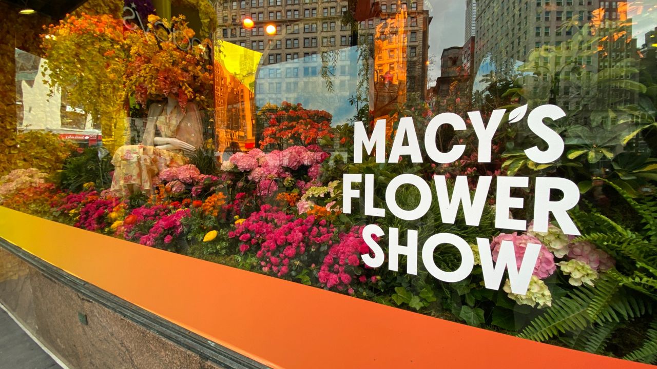 Annual Macy's flower show begins
