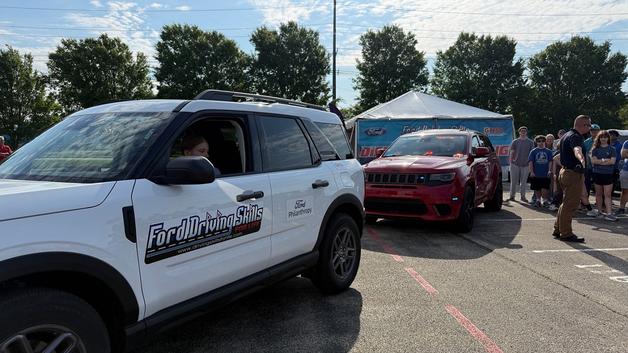Louisville safety clinic gives teens real-world driving practice