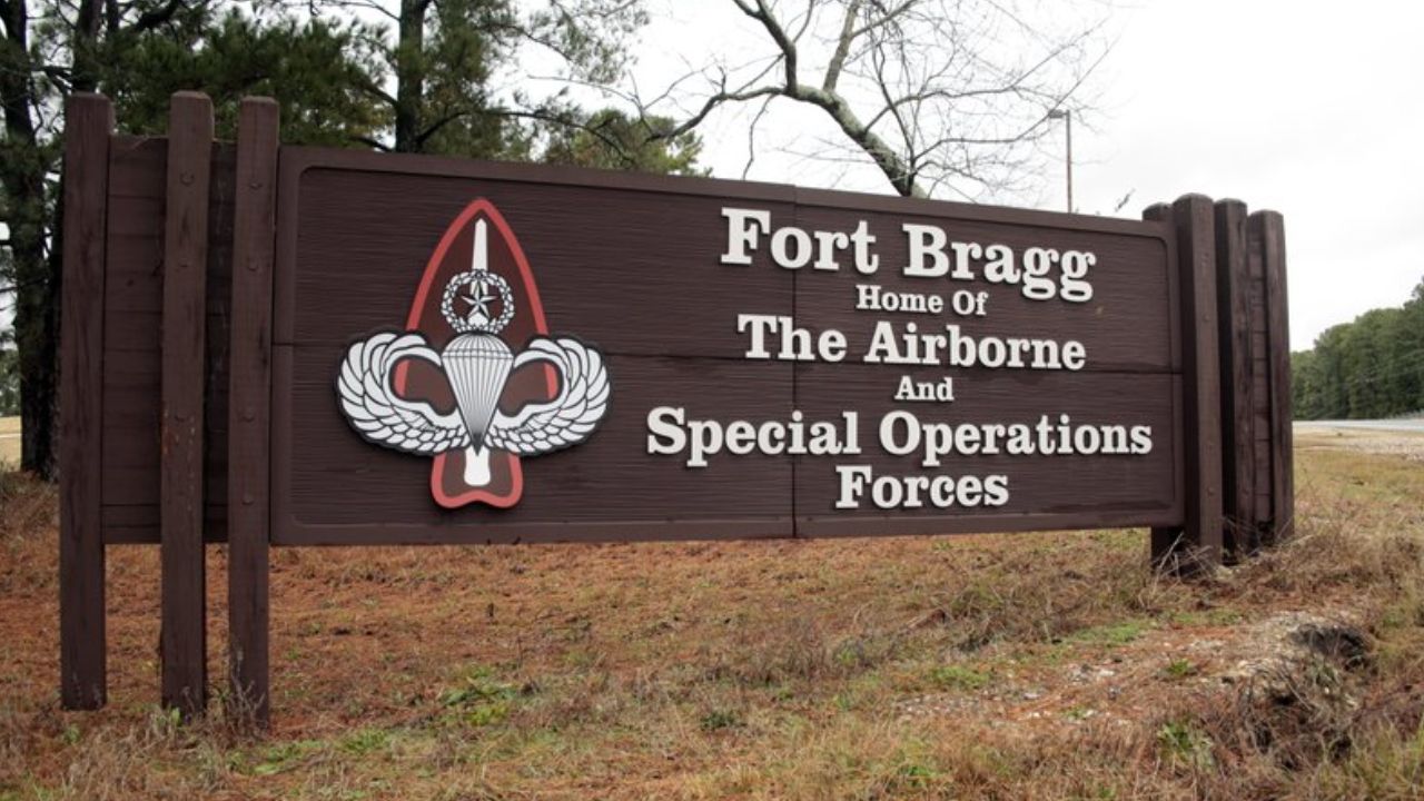 fort bragg sign