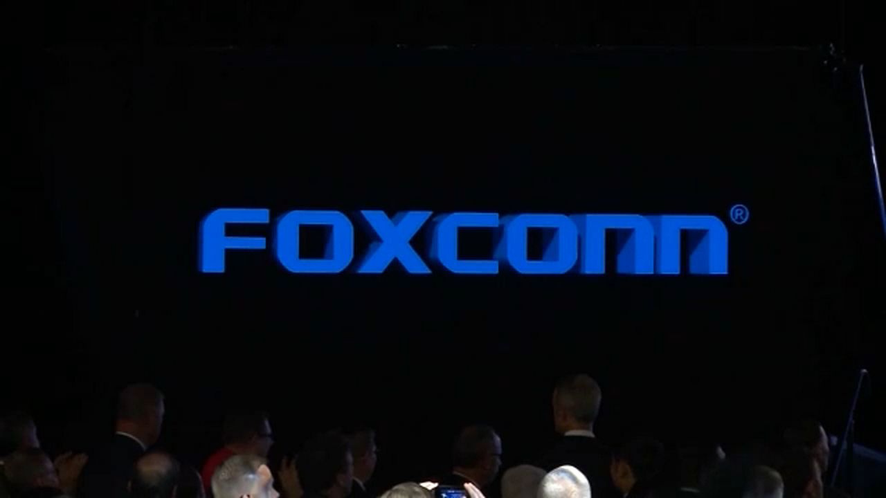 Foxconn talks continue in Wisconsin