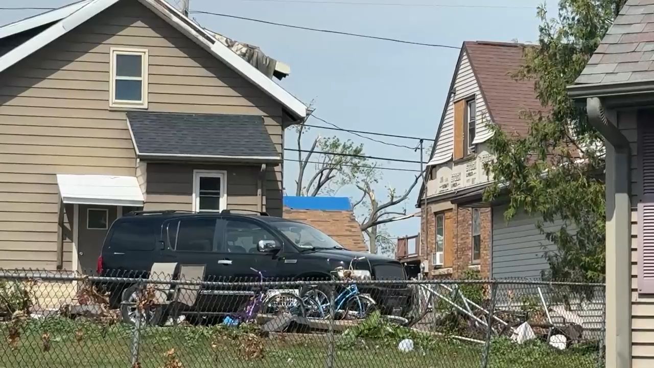 Menasha residents seek aid as tornado cleanup continues