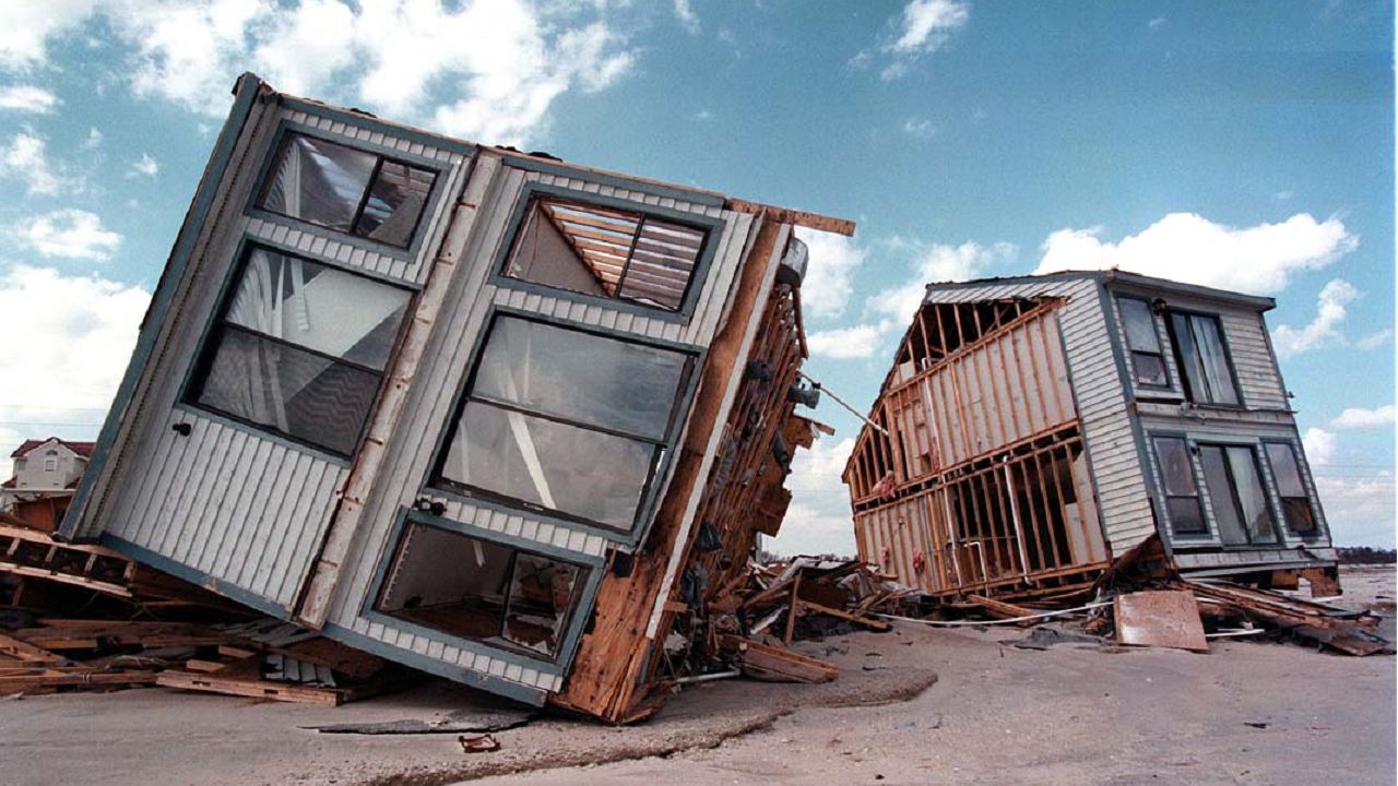 Home damaged by Hurricane Fran.  Photo courtesy: FEMA