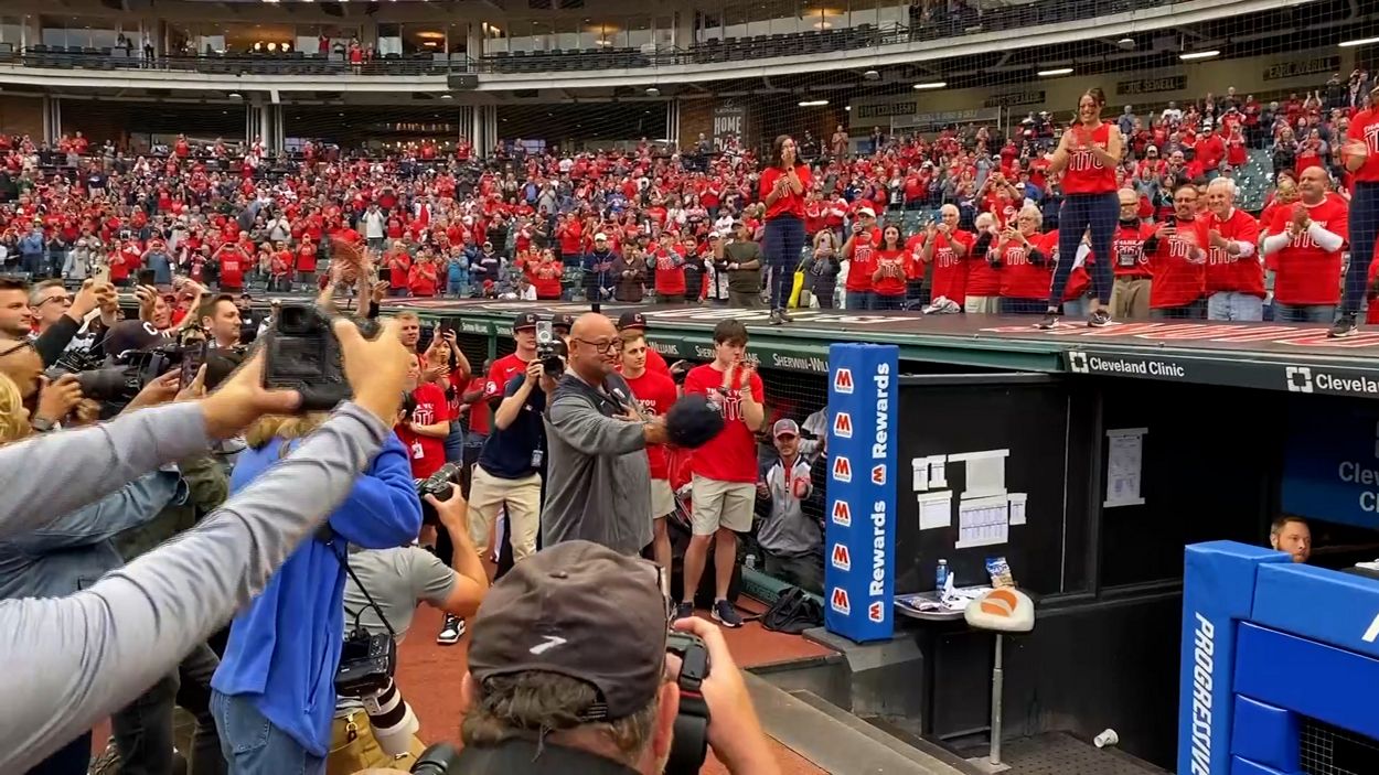 Terry Francona gets standing ovation in likely last home game as Guardians  manager