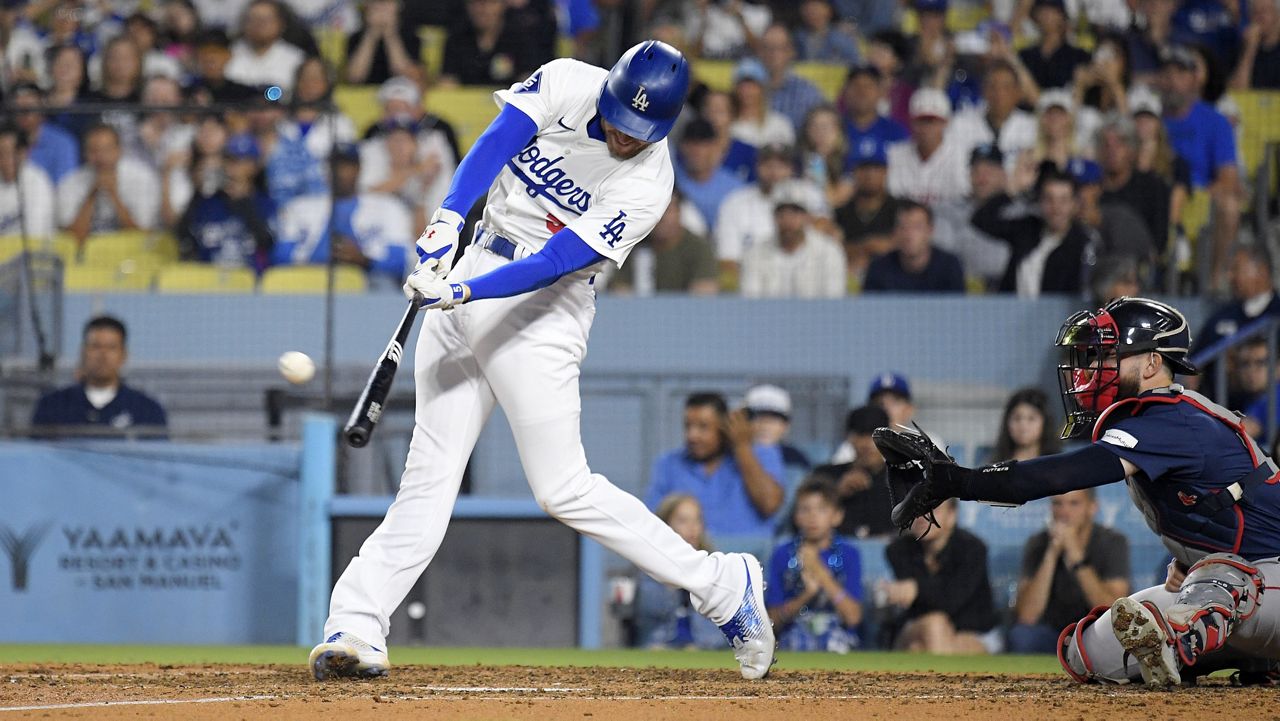 Freeman hits grand slam in 8th inning to lift Dodgers to 4-1 win over Red Sox