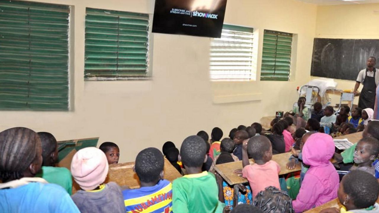burkina faso elementary school kids