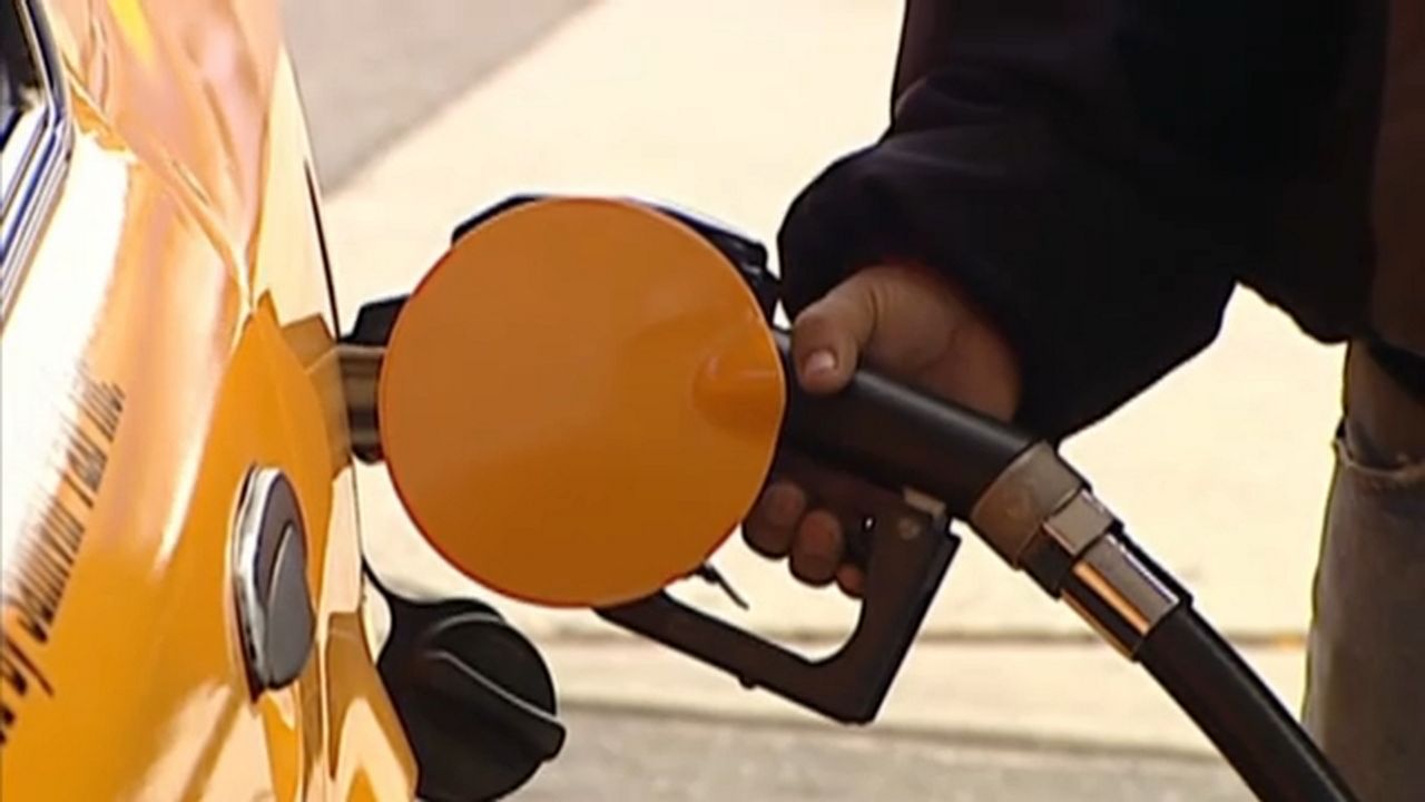 NY Senate GOP asks Cuomo to suspend state gas tax 