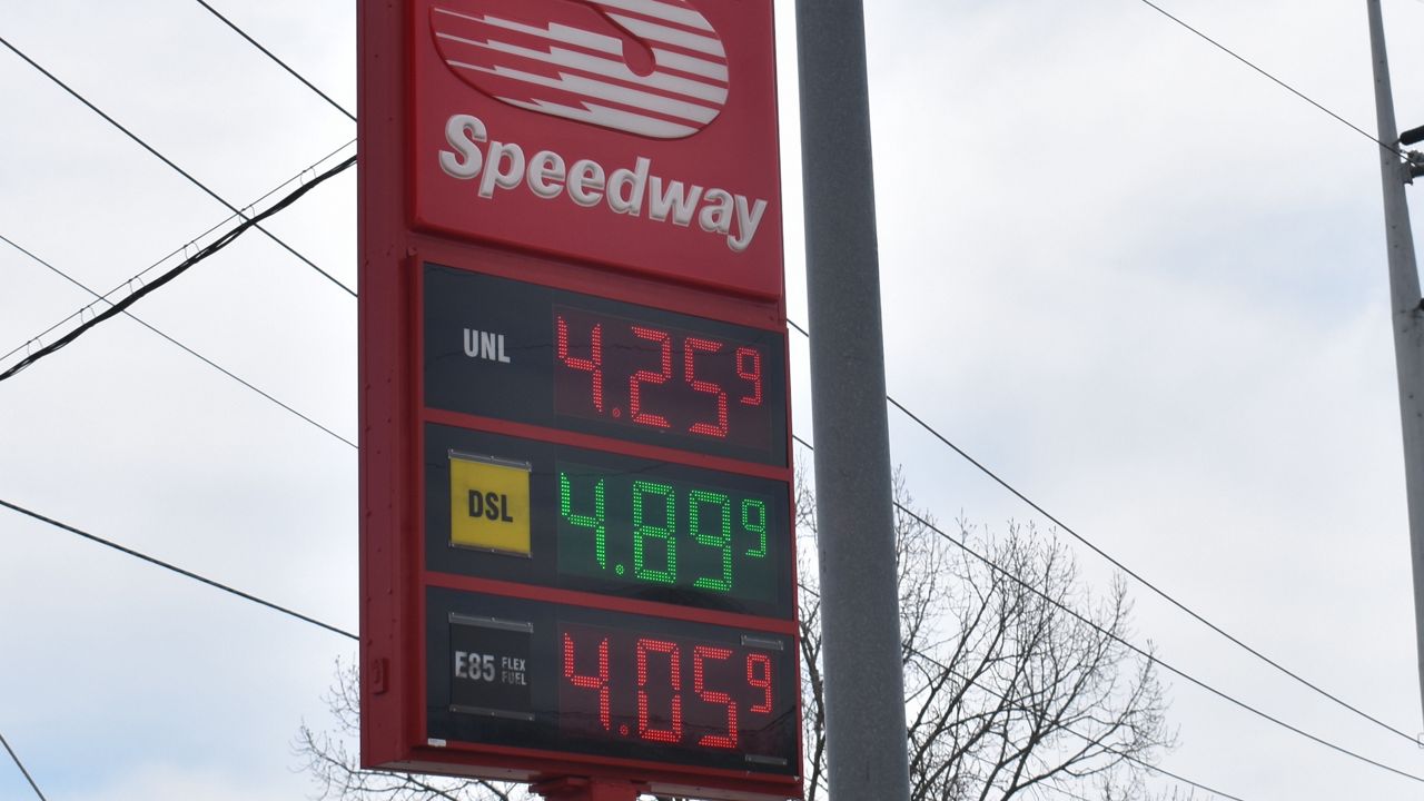 Gas prices remain high in Kentucky. (Spectrum News 1/Adam K.Raymond)