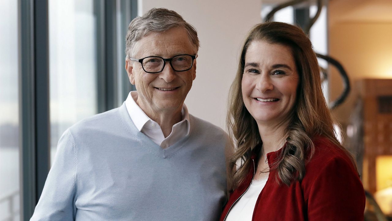 Bill and Melinda Gates pose for a photo in Kirkland, Wash., in 2019. (AP Photo/Elaine Thompson)